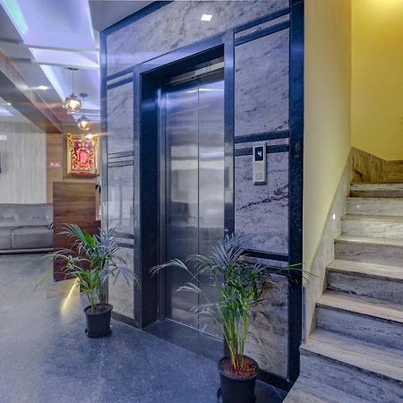 Отель Collection O Karthika Residency Бангалор Экстерьер фото