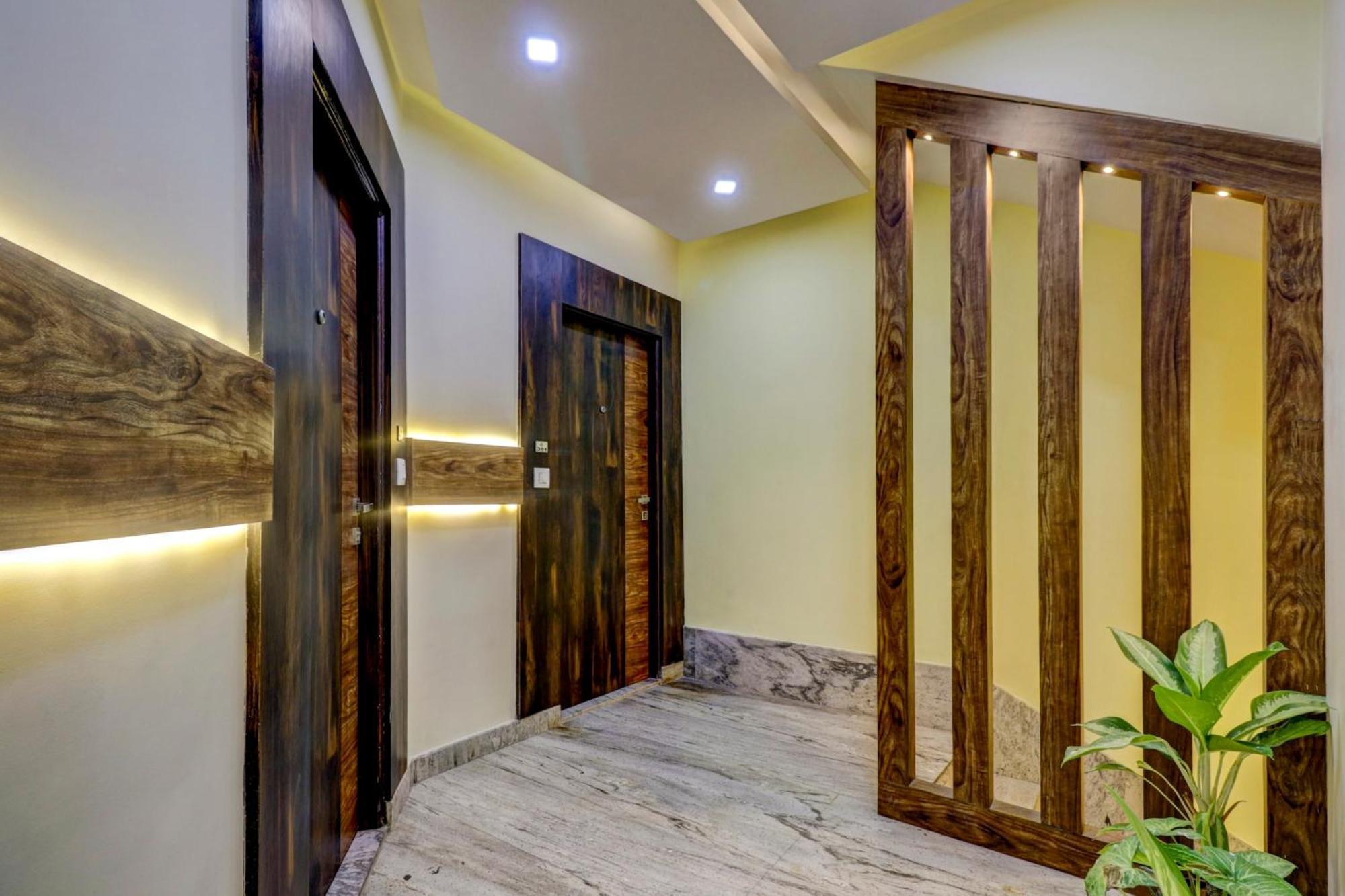 Отель Collection O Karthika Residency Бангалор Экстерьер фото